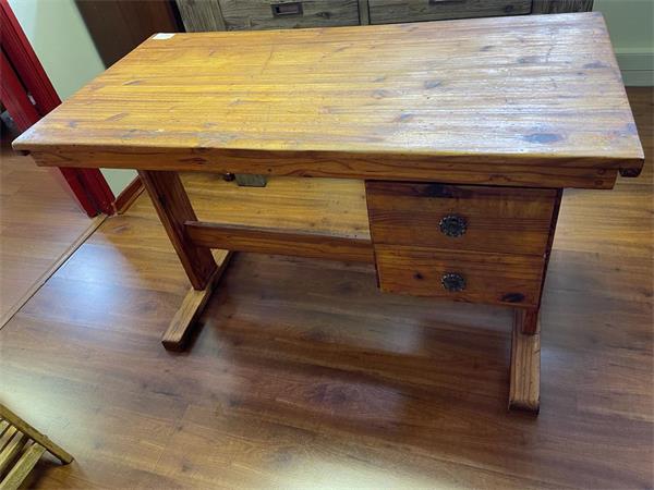 ~/upload/Lots/45643/qob725ak6hzx4/LOT 23 VINTAGE STUDY TABLE_t600x450.jpg